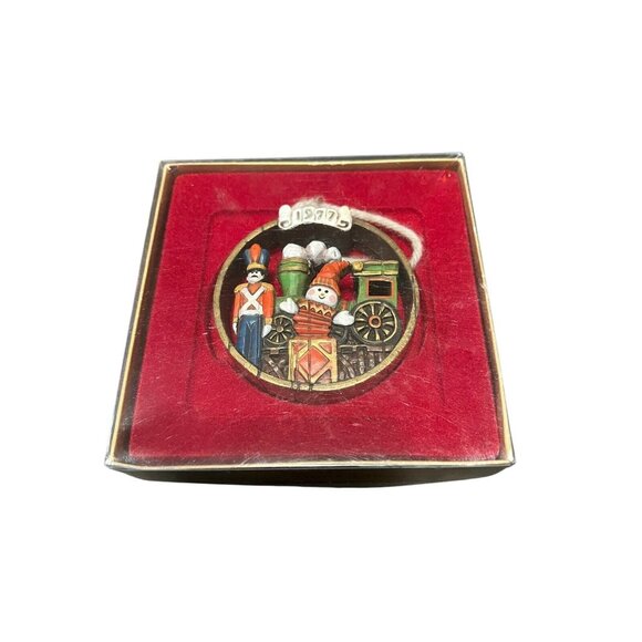 1977 Hallmark Nostalgia Ornament Tree‎ Trimmer Collection ￼Original Box - Picture 1 of 5